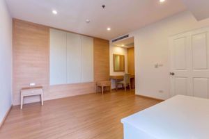 รูปภาพ 3 bed Duplex in Charoenjai Place Khlong Tan Nuea Sub District D004158