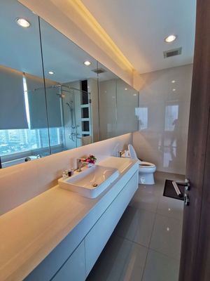 Picture of 3 bed Condo in Menam Residences Wat Phraya Krai Sub District C016993