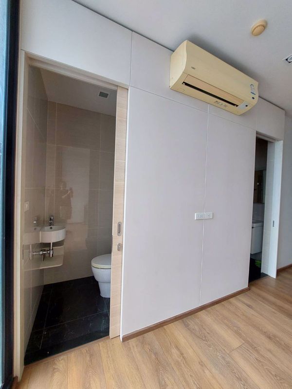 Picture of Studio bed Condo in Park Origin Phromphong Khlongtan Sub District C020368