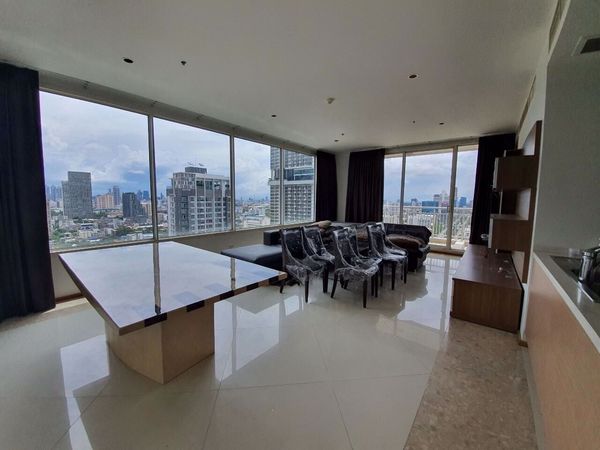 Picture of 3 bed Condo in The Empire Place Yan Nawa Sub District C08623