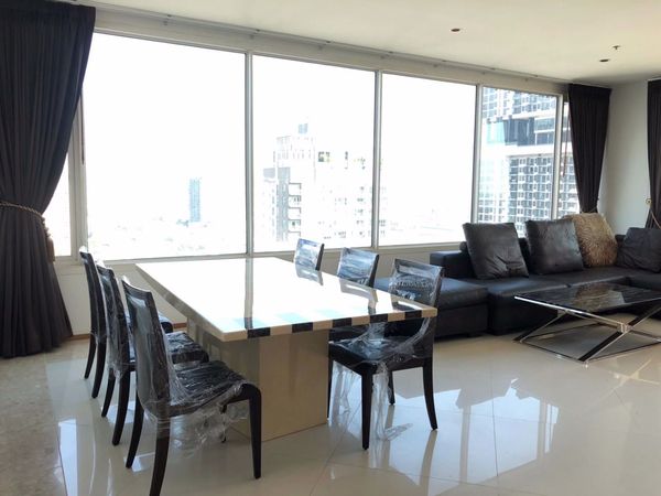 Picture of 3 bed Condo in The Empire Place Yan Nawa Sub District C08623