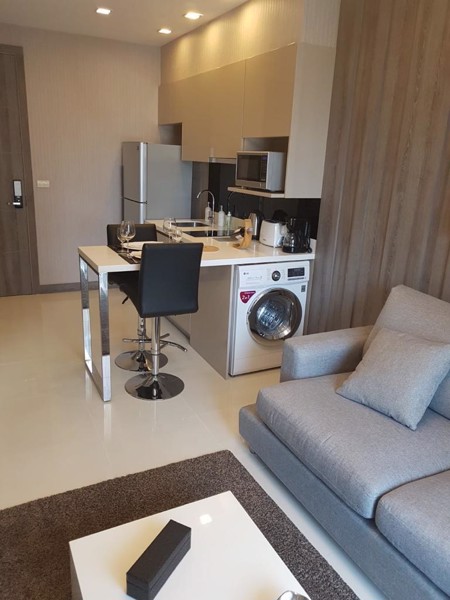 Picture of 1 bed Condo in Trapezo Sukhumvit 16 Khlongtoei Sub District C020606