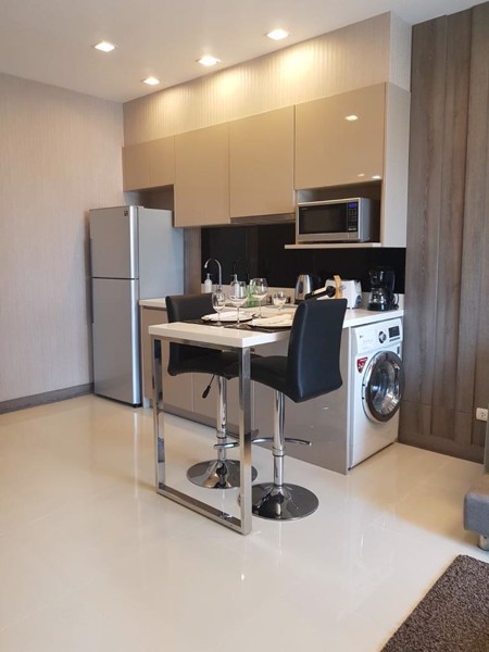 Picture of 1 bed Condo in Trapezo Sukhumvit 16 Khlongtoei Sub District C020606