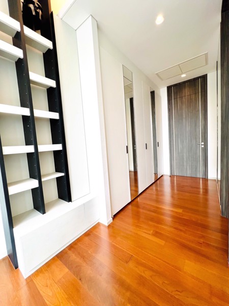 Picture of 4 bed Condo in The Residences at Sindhorn Kempinski Hotel Bangkok Lumphini Sub District C021028