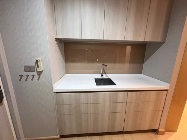 Picture of 1 bed Condo in The Lumpini 24 Khlongtan Sub District C021050