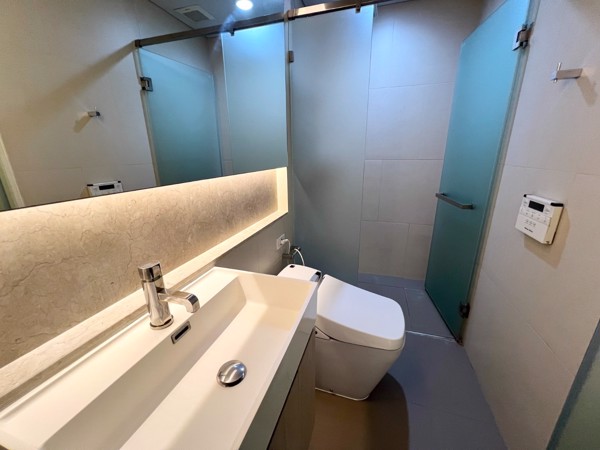 Picture of 1 bed Condo in The Lumpini 24 Khlongtan Sub District C021050
