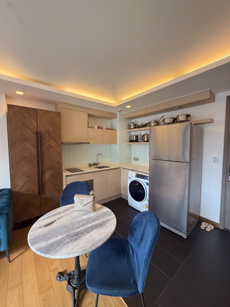 Picture of 1 bed Condo in Via Botani Khlong Tan Nuea Sub District C021063