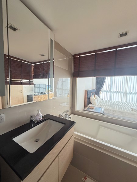 Picture of 1 bed Condo in Via Botani Khlong Tan Nuea Sub District C021063