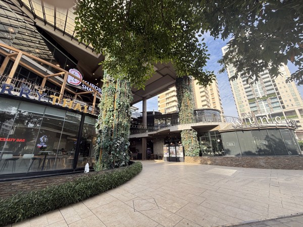 Picture of 1 bed Condo in Via Botani Khlong Tan Nuea Sub District C021063