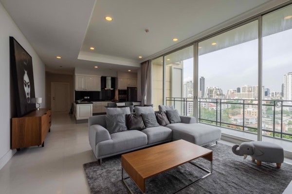 Picture of 2 bed Condo in Royce Private Residences Khlong Toei Nuea Sub District C021072