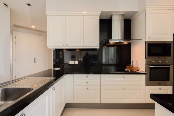 Picture of 2 bed Condo in Royce Private Residences Khlong Toei Nuea Sub District C021072