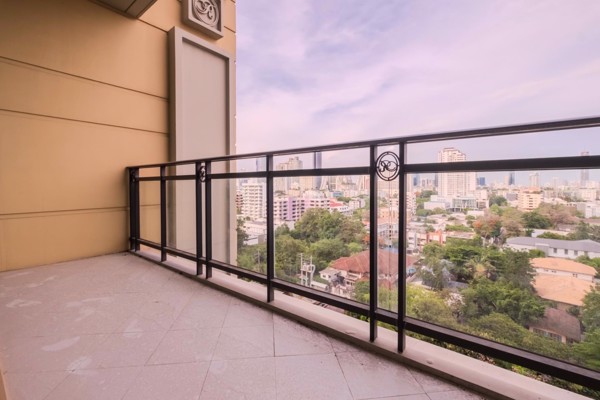 Picture of 2 bed Condo in Royce Private Residences Khlong Toei Nuea Sub District C021072
