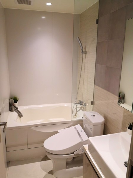 Picture of 1 bed Condo in Runesu Thonglor 5 Khlong Tan Nuea Sub District C021077