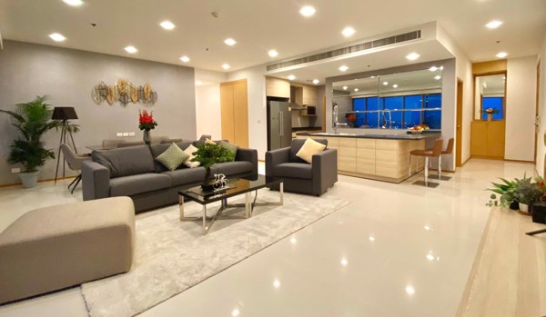 รูปภาพ 3 ห้องนอน คอนโด ในโครงการ The Emporio Place เขตคลองเตย แขวงคลองตัน C021095