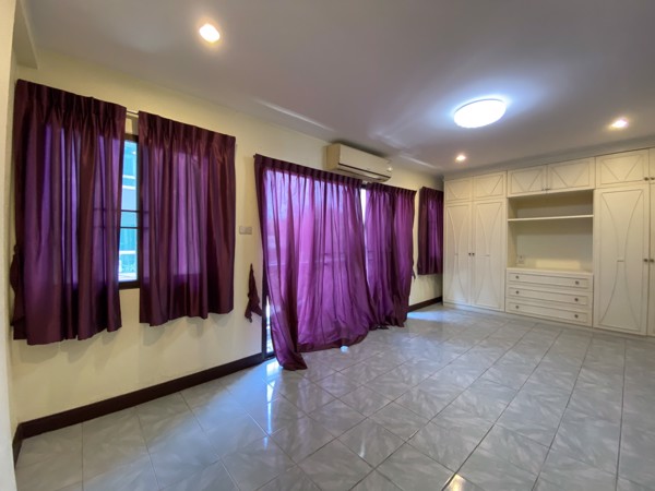 รูปภาพ 4 ห้องนอนบ้าน  เขตพระโขนง แขวงพระโขนงใต้ H021121
