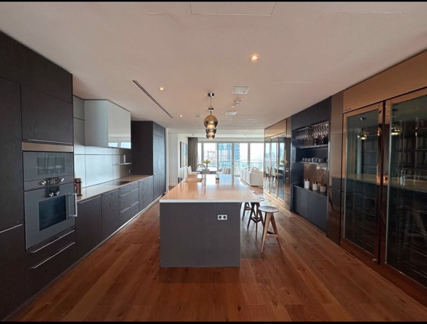 Picture of 3 bed Penthouse in 185 Rajadamri Lumphini Sub District P021124