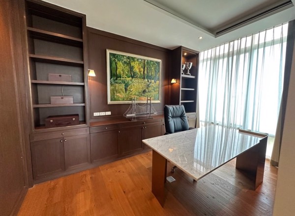 Picture of 3 bed Penthouse in 185 Rajadamri Lumphini Sub District P021124