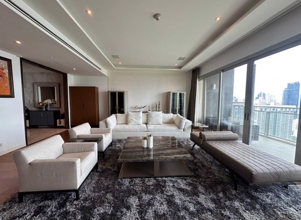 Picture of 3 bed Penthouse in 185 Rajadamri Lumphini Sub District P021124