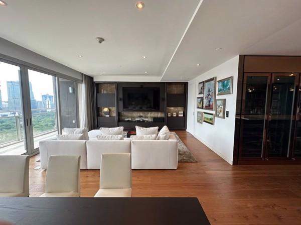 Picture of 3 bed Penthouse in 185 Rajadamri Lumphini Sub District P021124
