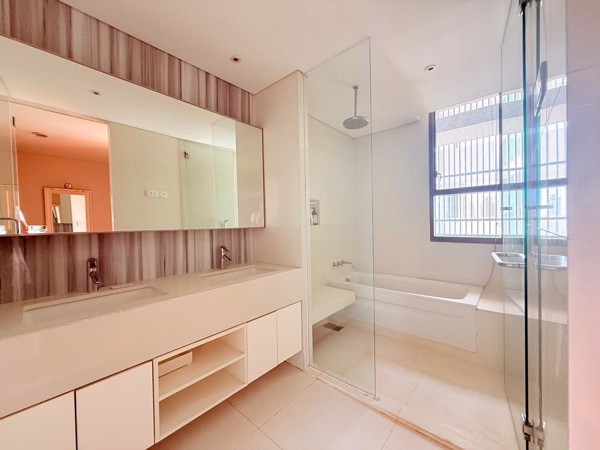 Picture of 2 bed Condo in Aequa Sukhumvit 49 Khlong Tan Nuea Sub District C021156