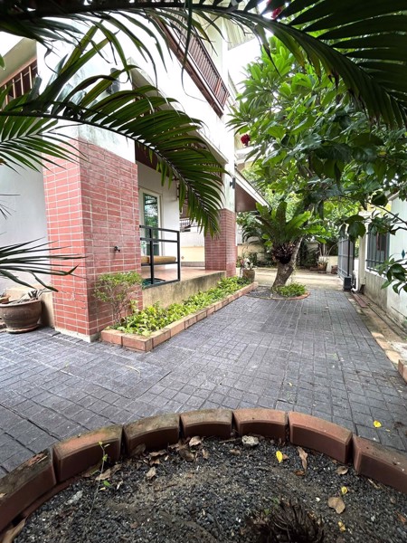 Picture of 3 bed House  Bang Na Sub District H021189
