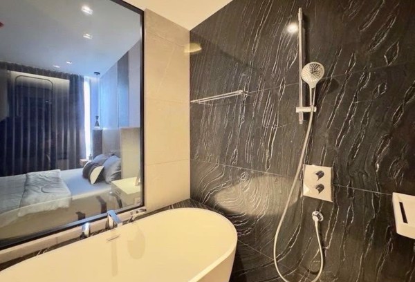 Picture of 1 bed Condo in The Reserve Sukhumvit 61 Khlong Tan Nuea Sub District C021198