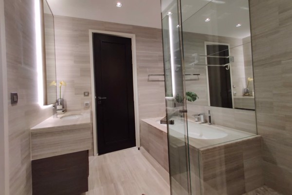 Picture of 1 bed Condo in The Diplomat 39 Khlong Tan Nuea Sub District C021210
