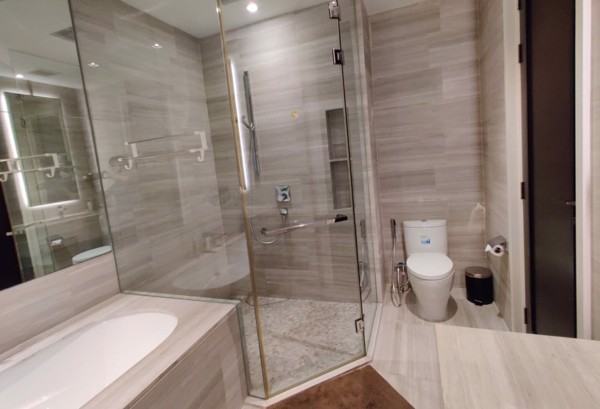 Picture of 1 bed Condo in The Diplomat 39 Khlong Tan Nuea Sub District C021210