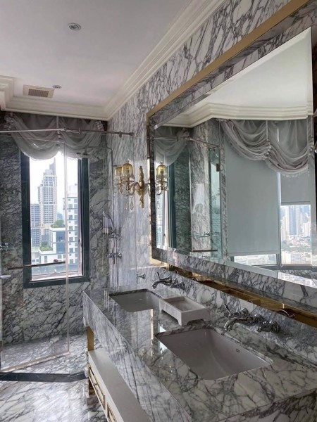 Picture of 5 bed Condo in Q Asoke Ratchathewi District C021214