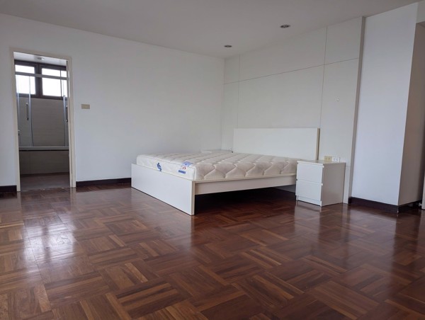 Picture of 3 bed Condo in The Habitat Sukhumvit 53 Khlong Tan Nuea Sub District C021226