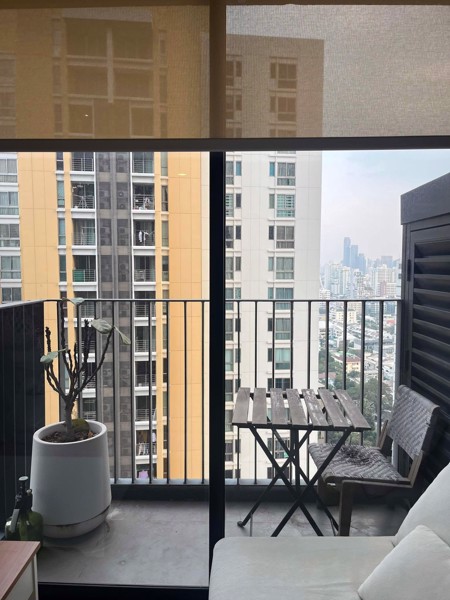 รูปภาพ 1 ห้องนอน คอนโด ในโครงการ Ideo Mobi Asoke เขตห้วยขวาง แขวงบางกะปิ C021244