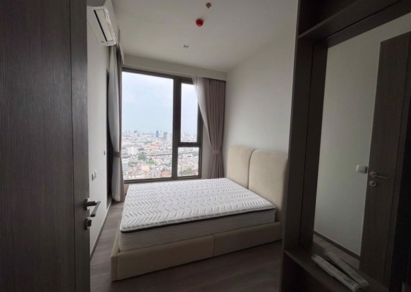 Picture of 3 bed Condo in RHYTHM Charoenkrung Pavillion Wat Phraya Krai Sub District C021252