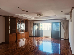 Picture of 4 bed Condo in Sethiwan Residence Khlong Toei Nuea Sub District C021279